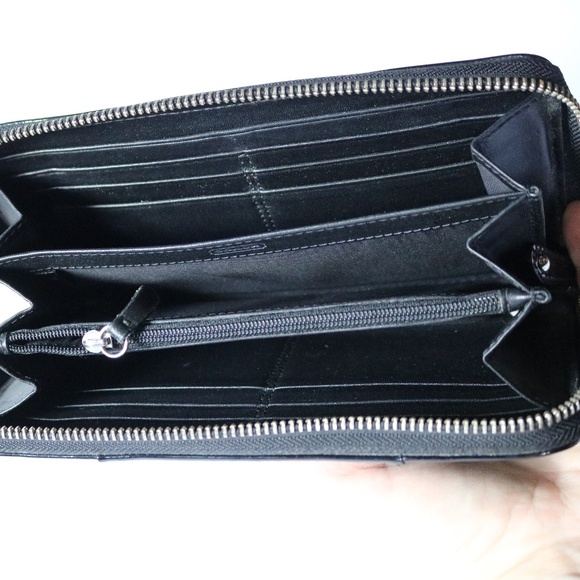 COACH Vintage Black Patent Leather 'Madison' Zip Around Pleated Wallet - Picture 4 of 7